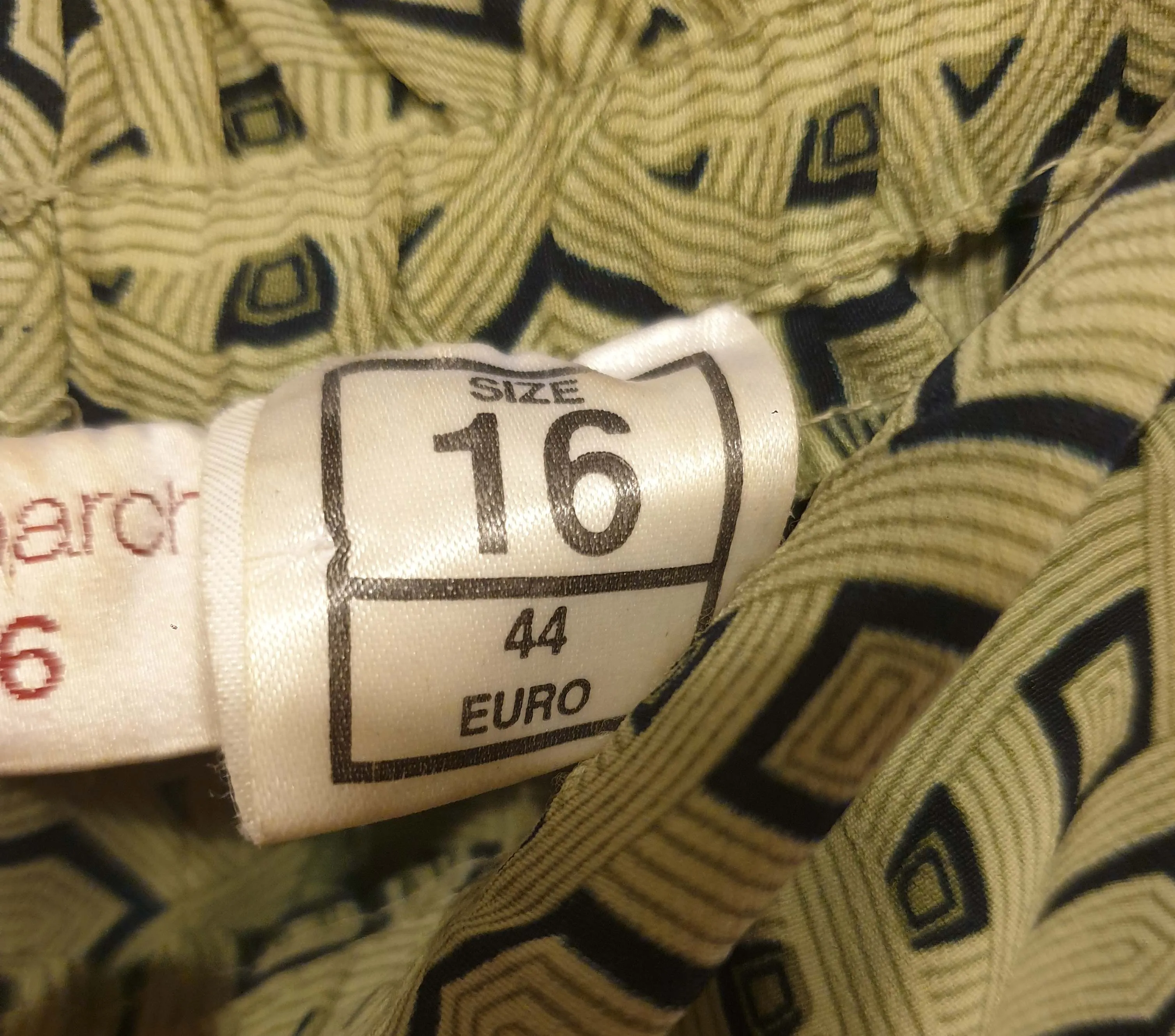 Bonmarche green print pleated skirt size 16