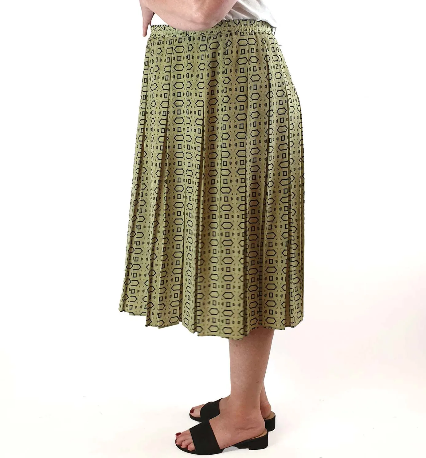 Bonmarche green print pleated skirt size 16
