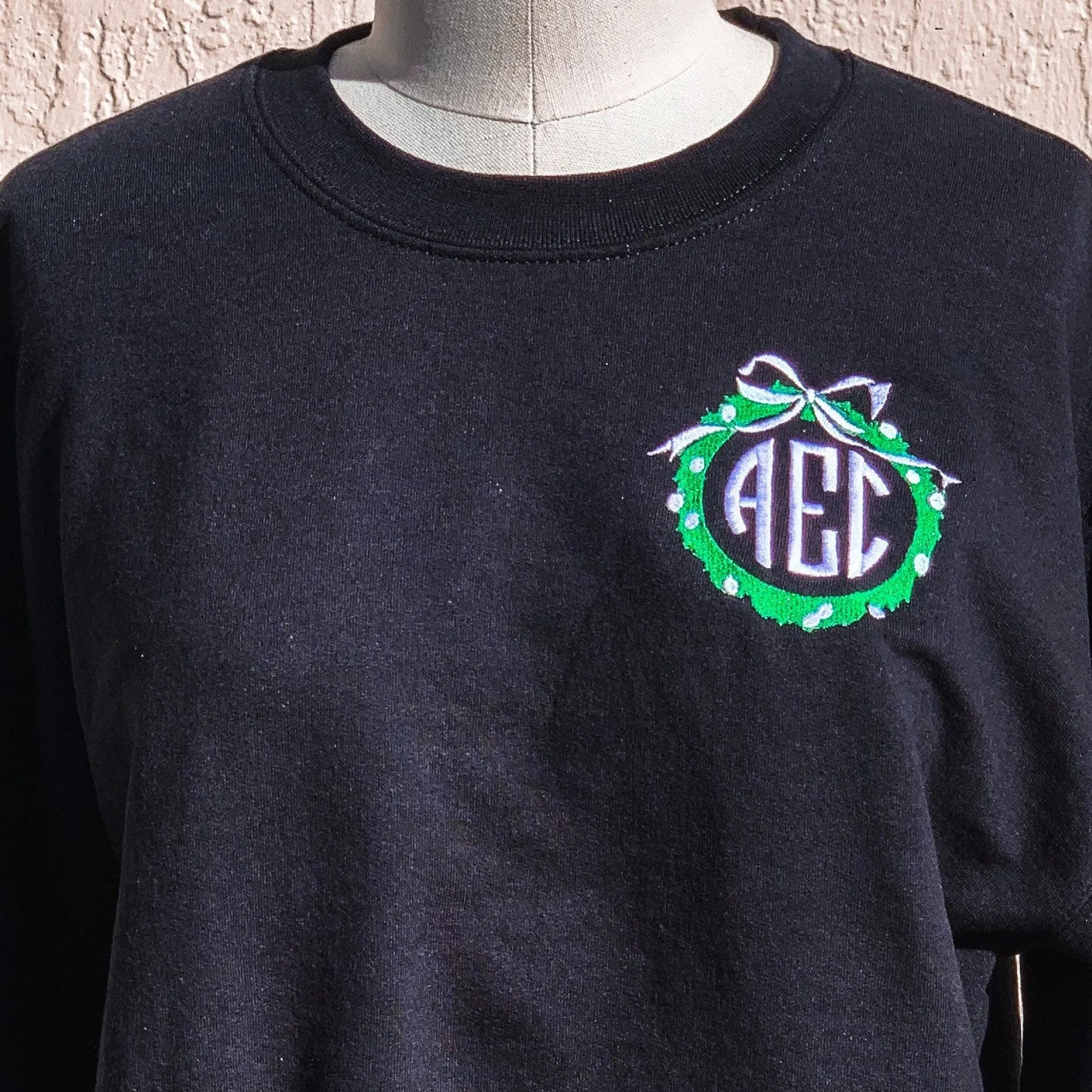 Christmas Wreath Embroidered Sweatshirt
