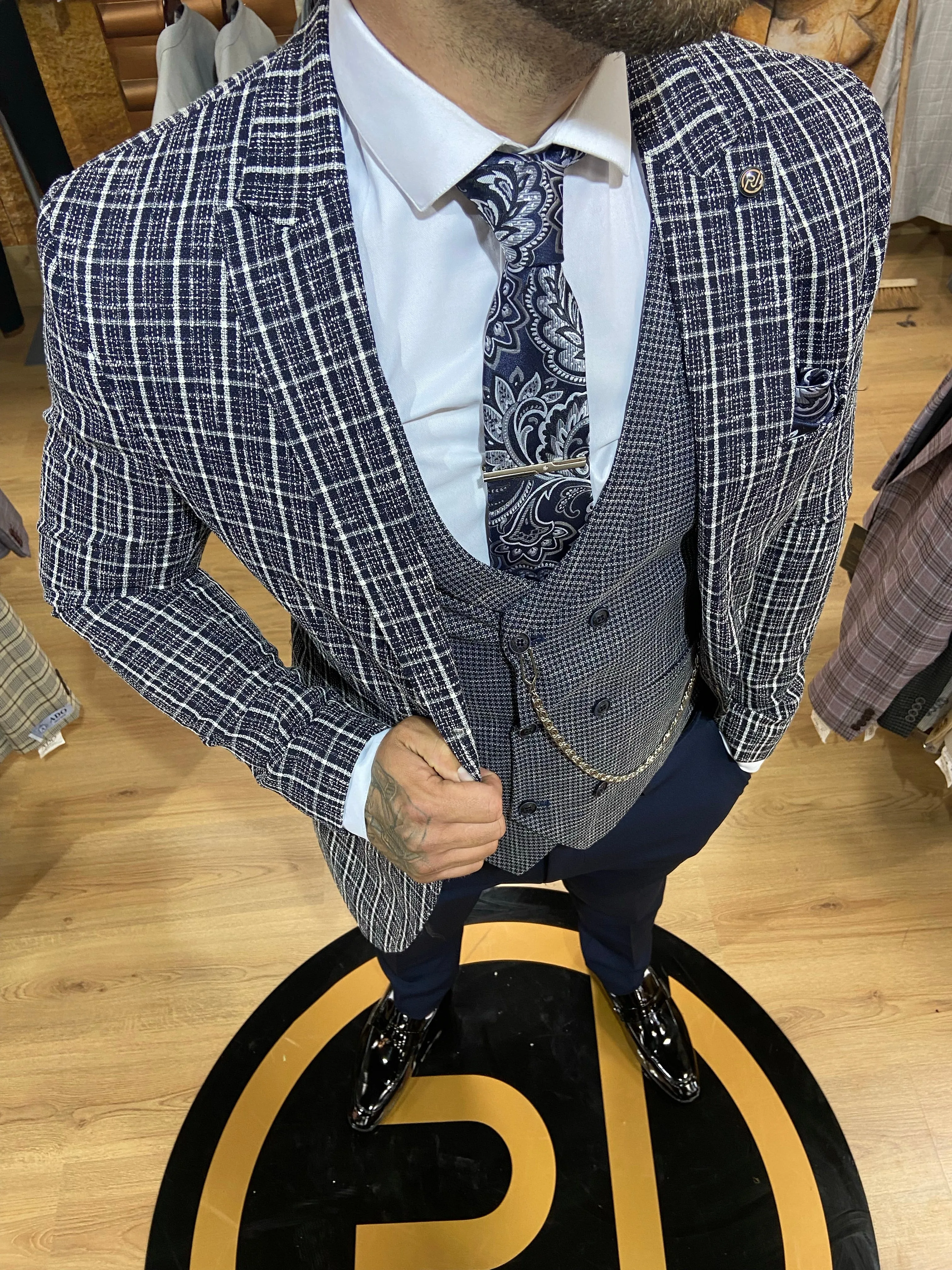 Donda - Navy 3 Piece Suit
