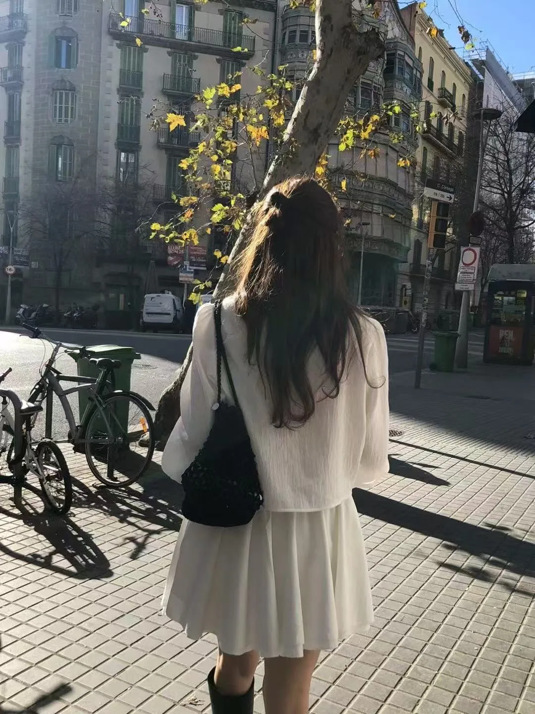 Elastic lace skirt