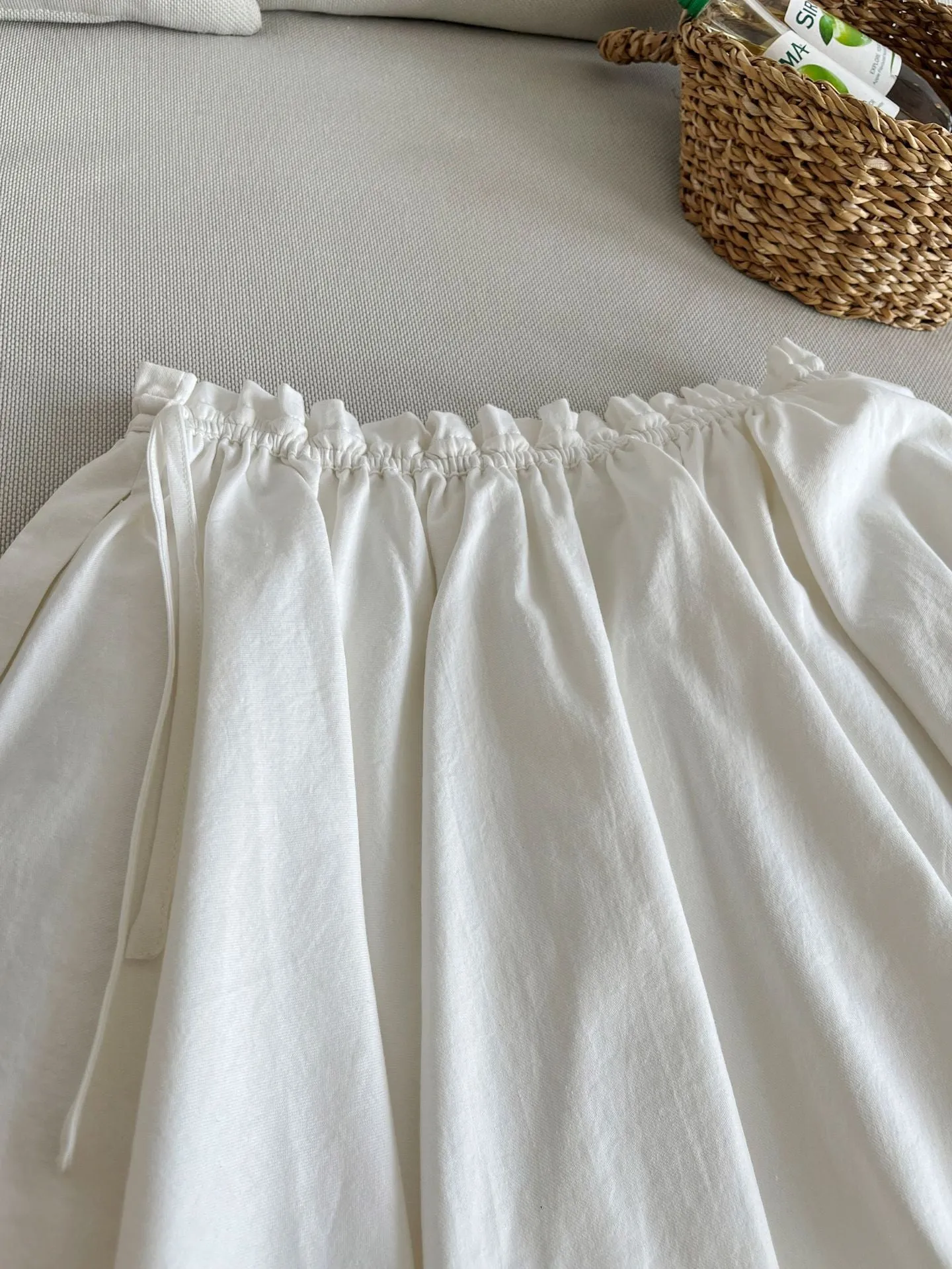 Elastic lace skirt