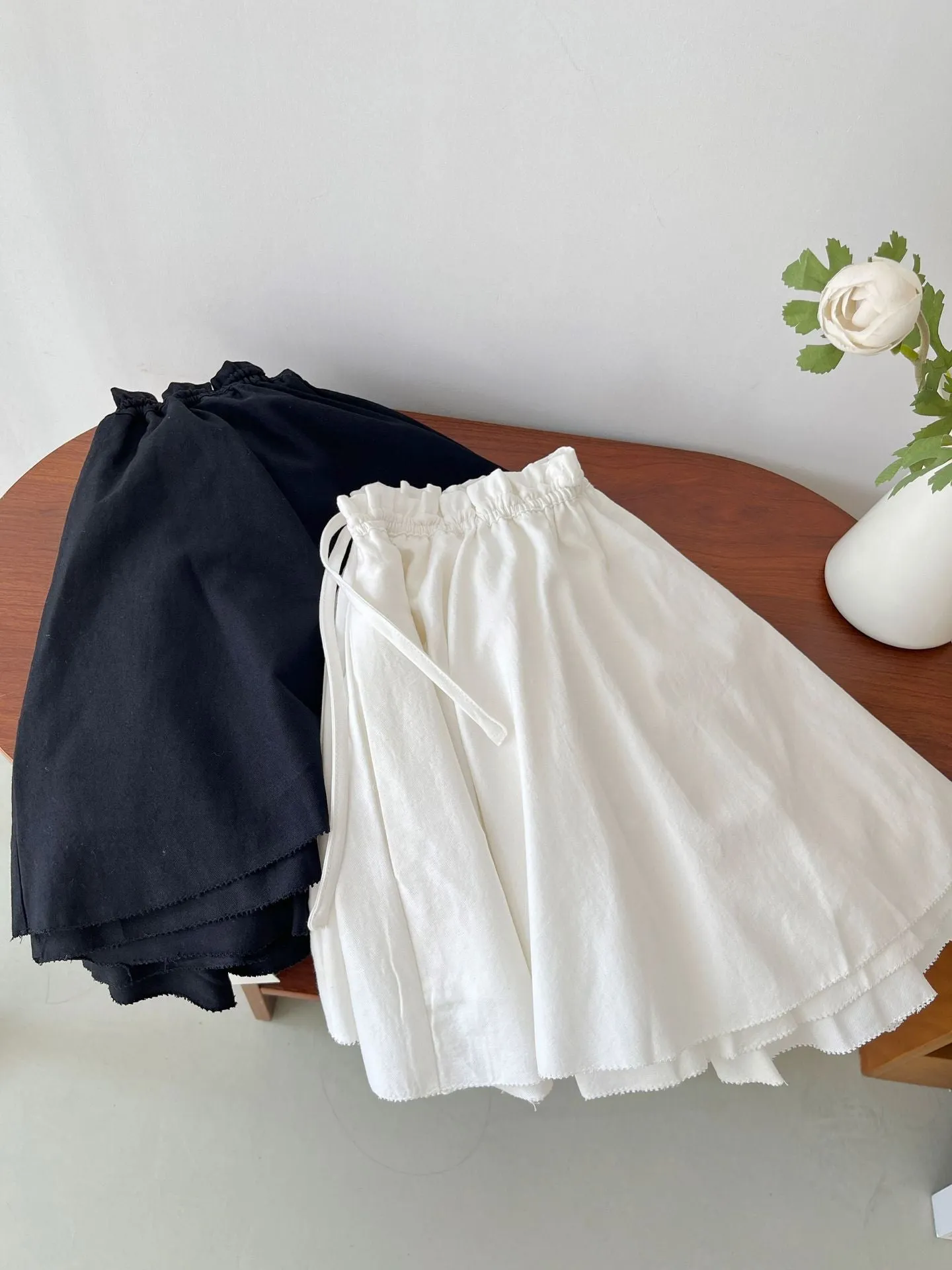 Elastic lace skirt