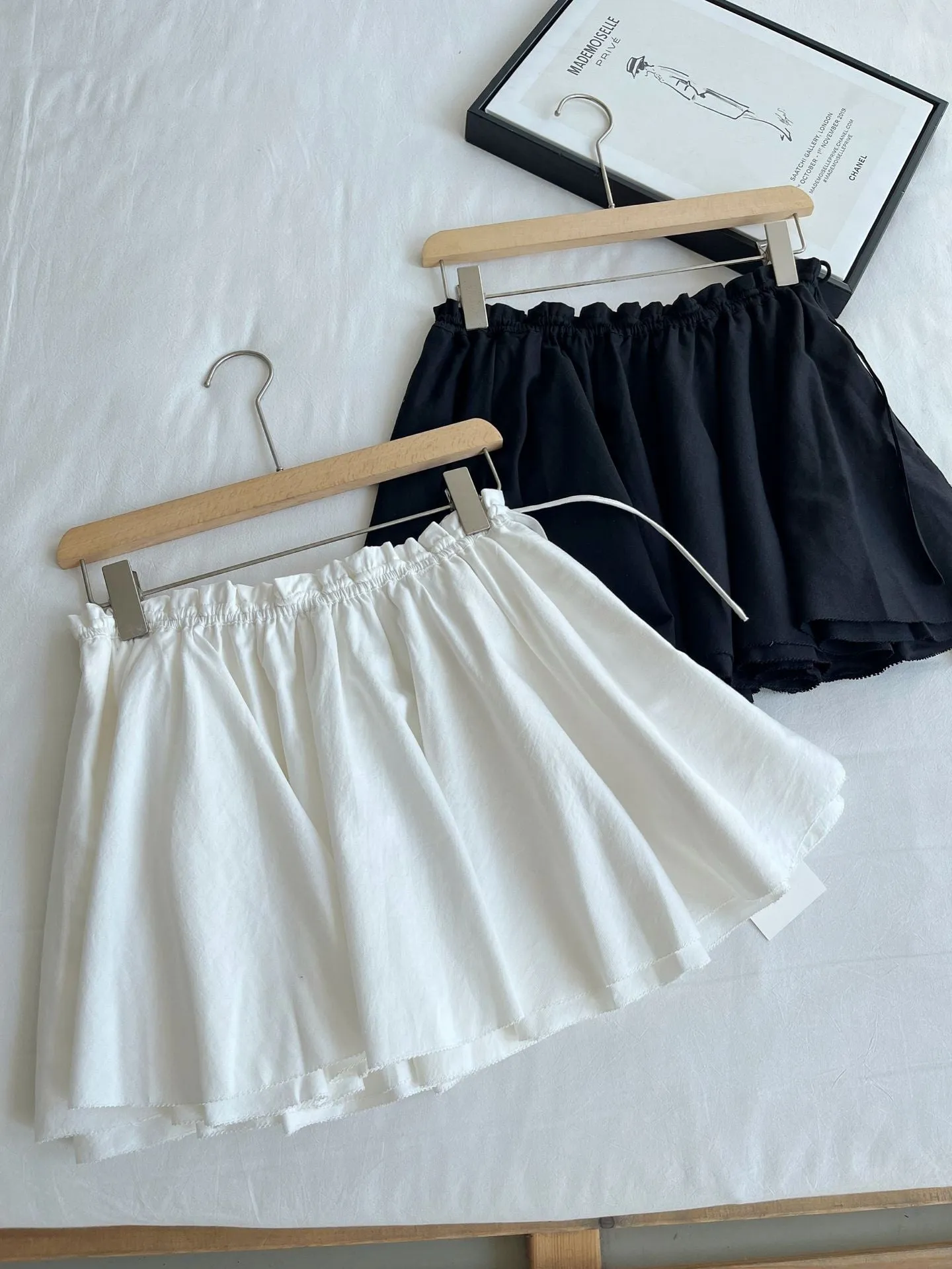 Elastic lace skirt