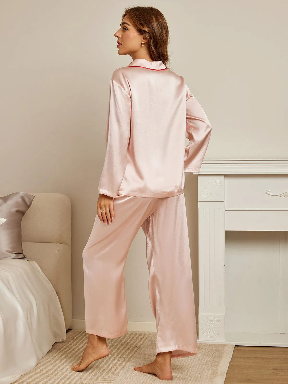 Elegant pyjama-set van zuivere zijde met lange mouwen