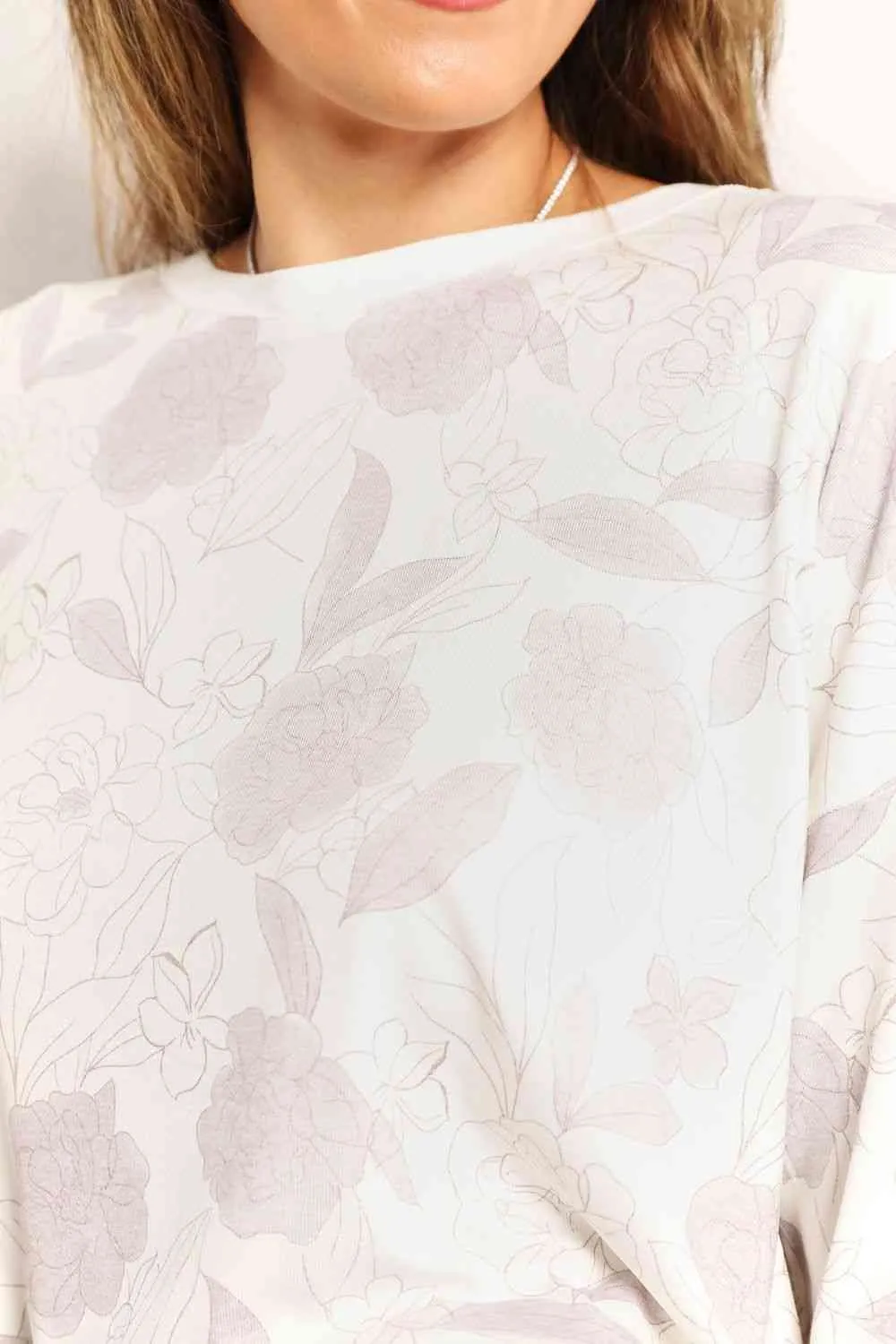 Floral Long-Sleeve Loungewear Set – Soft Knit Top & Drawstring Shorts
