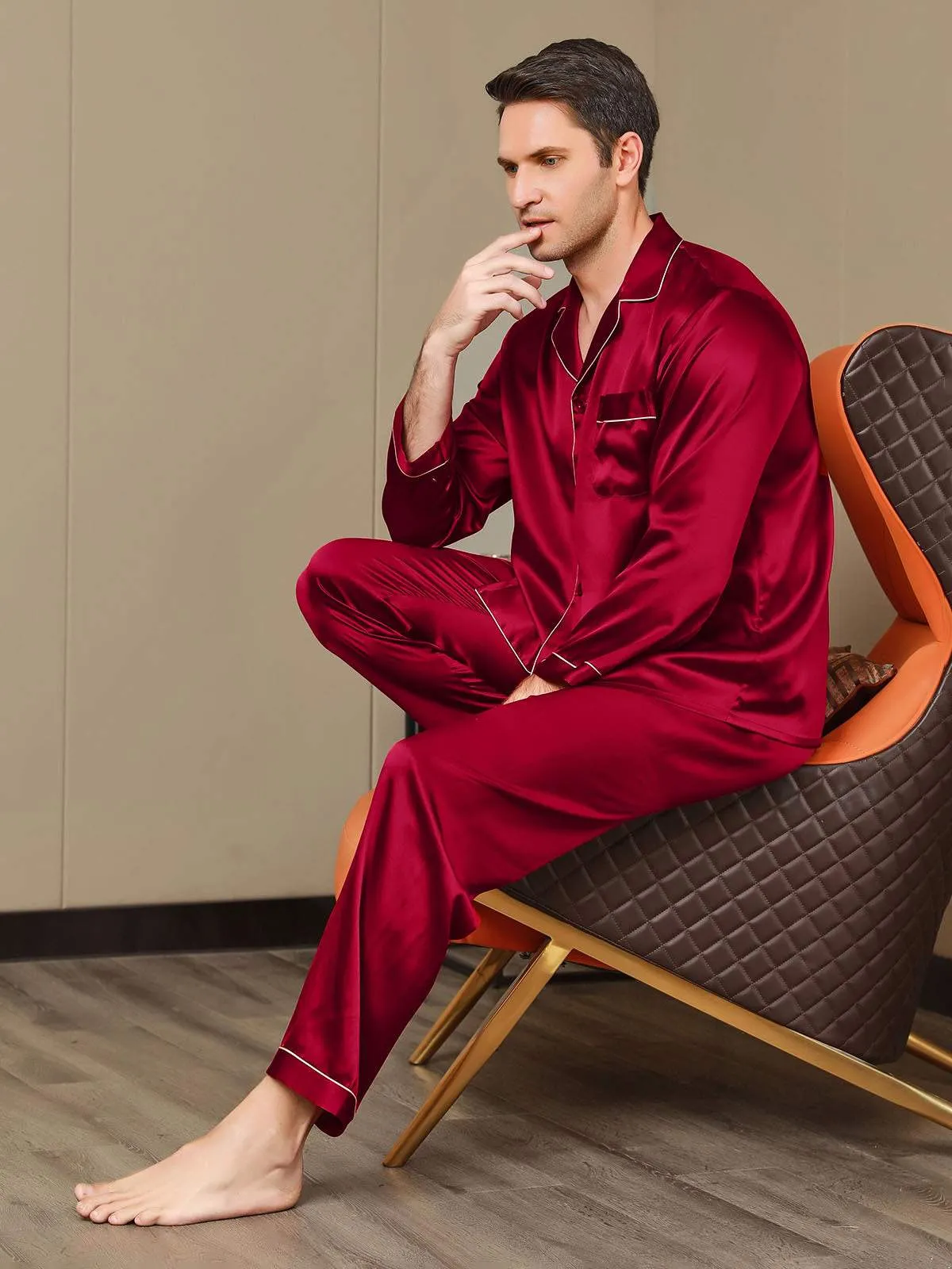 Heren Zijde Pyjama Set Met Revers En Volledige Lengte