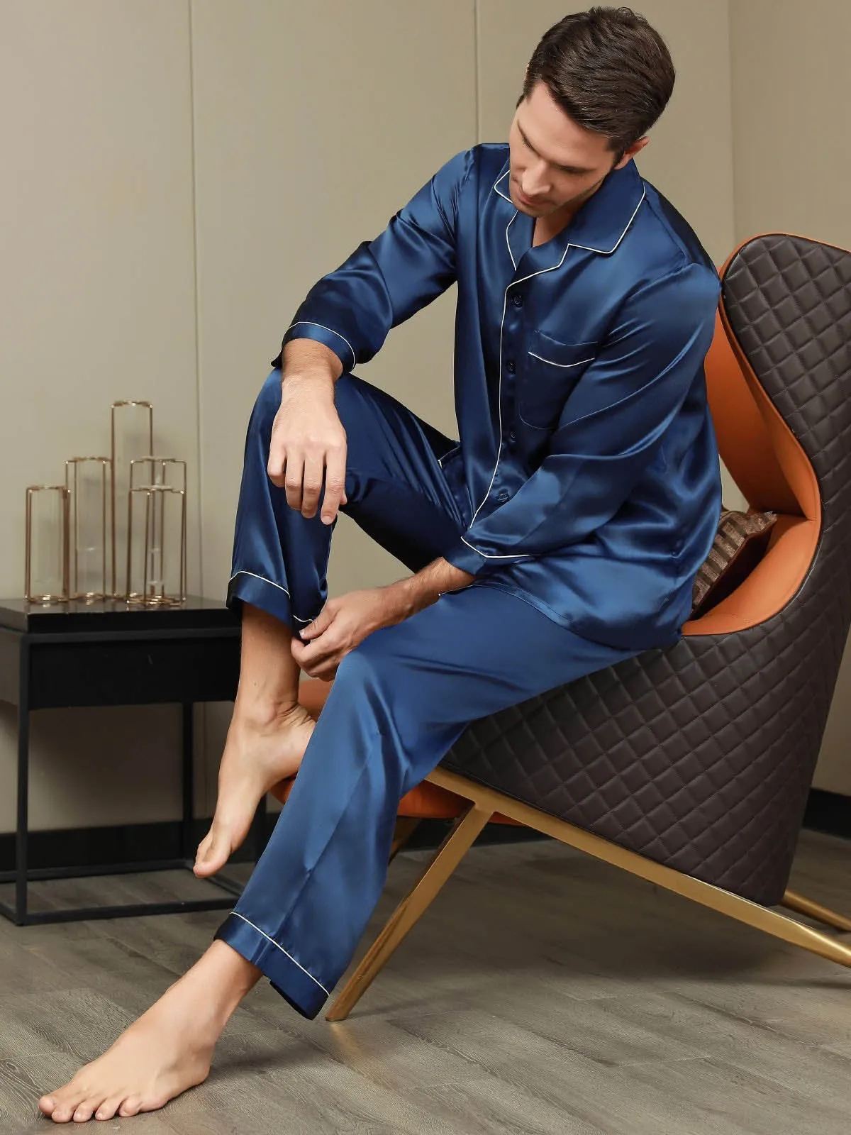 Heren Zijde Pyjama Set Met Revers En Volledige Lengte