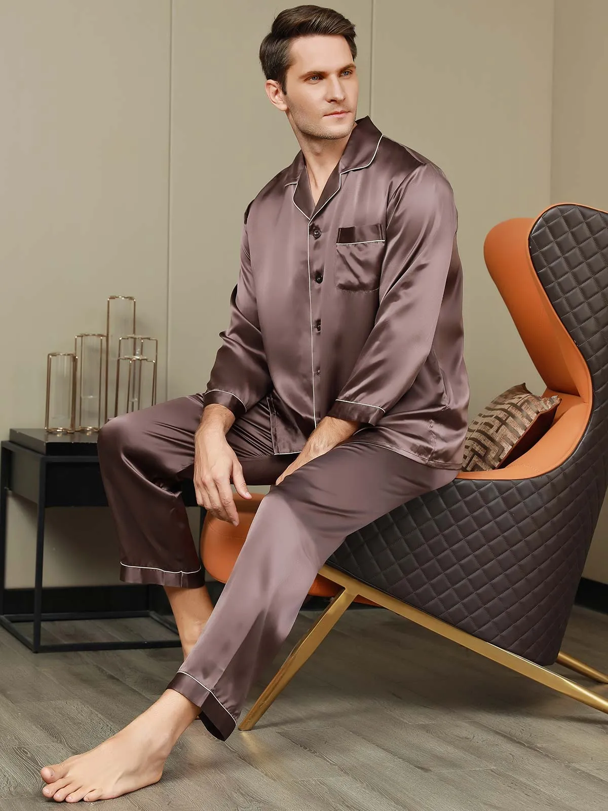 Heren Zijde Pyjama Set Met Revers En Volledige Lengte