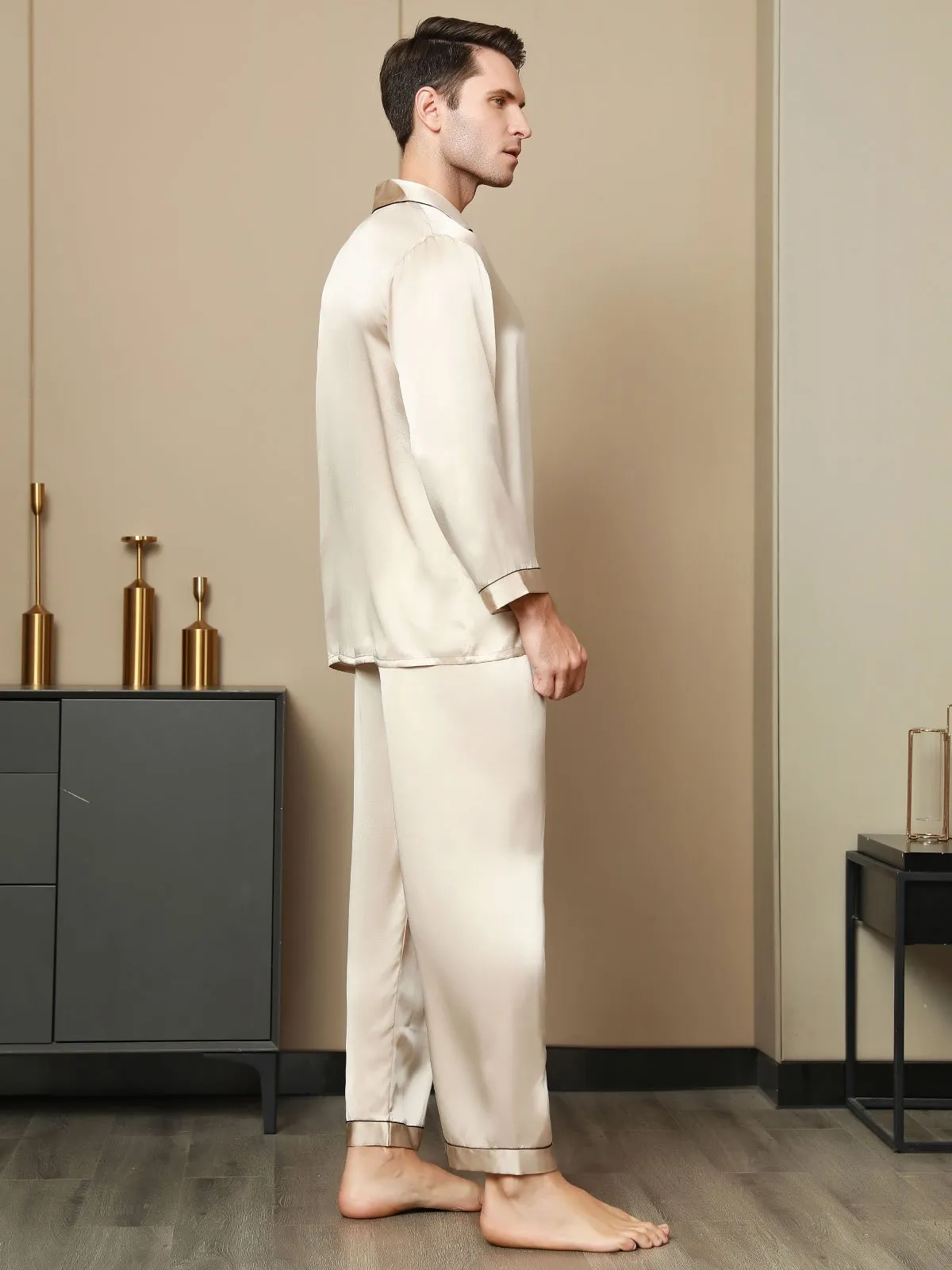 Heren Zijde Pyjama Set Met Revers En Volledige Lengte