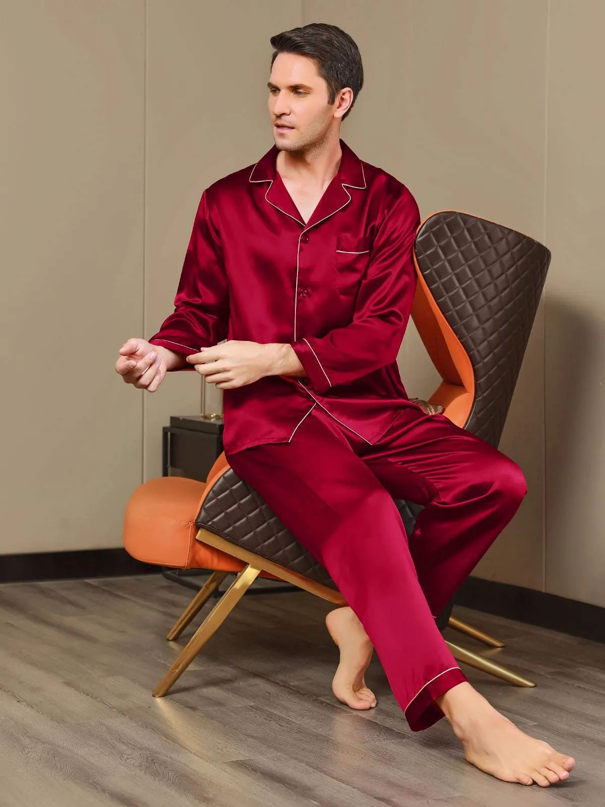 Heren Zijde Pyjama Set Met Revers En Volledige Lengte