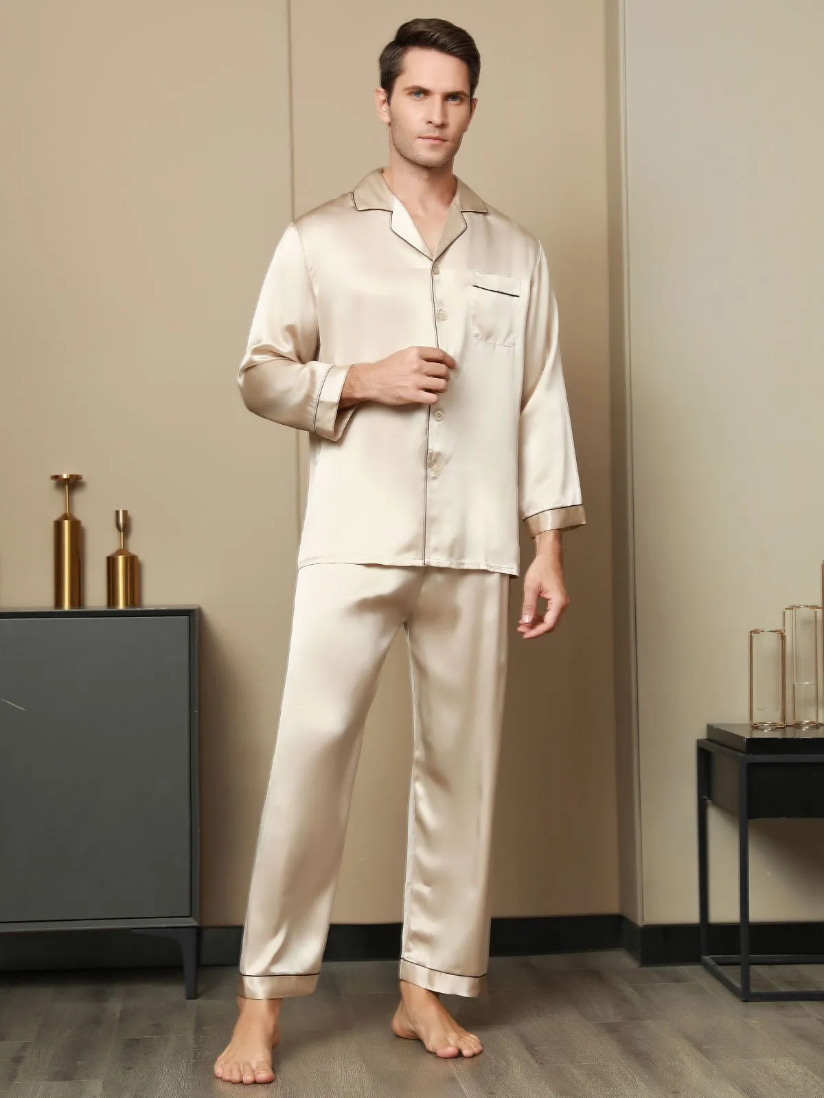 Heren Zijde Pyjama Set Met Revers En Volledige Lengte