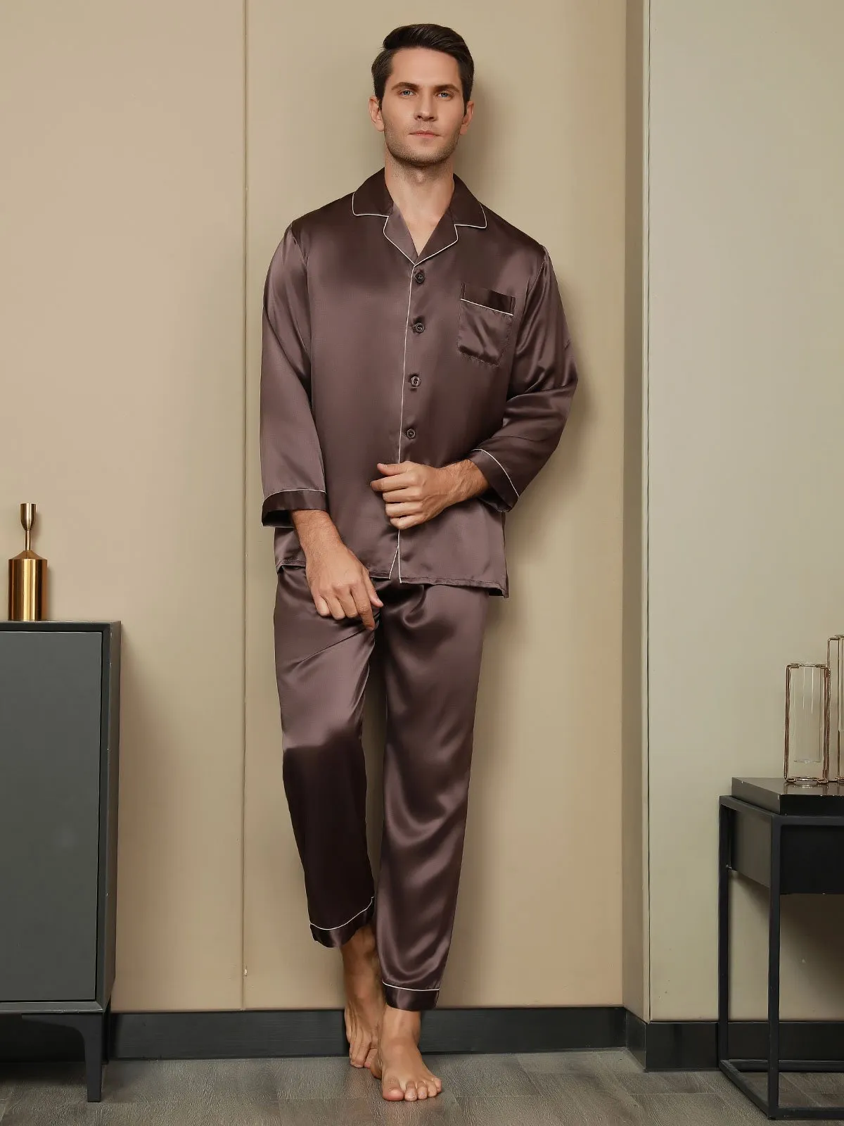 Heren Zijde Pyjama Set Met Revers En Volledige Lengte