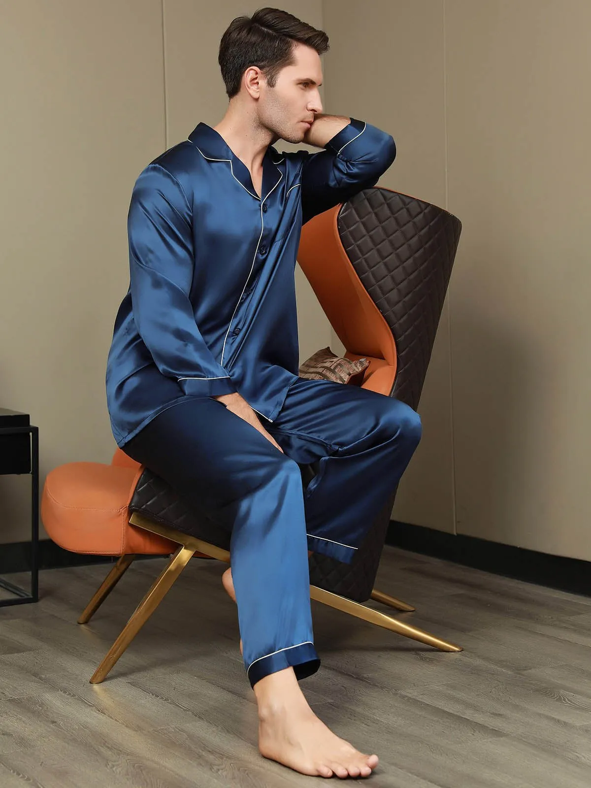 Heren Zijde Pyjama Set Met Revers En Volledige Lengte