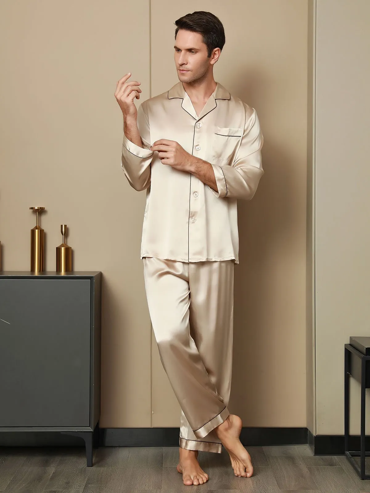 Heren Zijde Pyjama Set Met Revers En Volledige Lengte