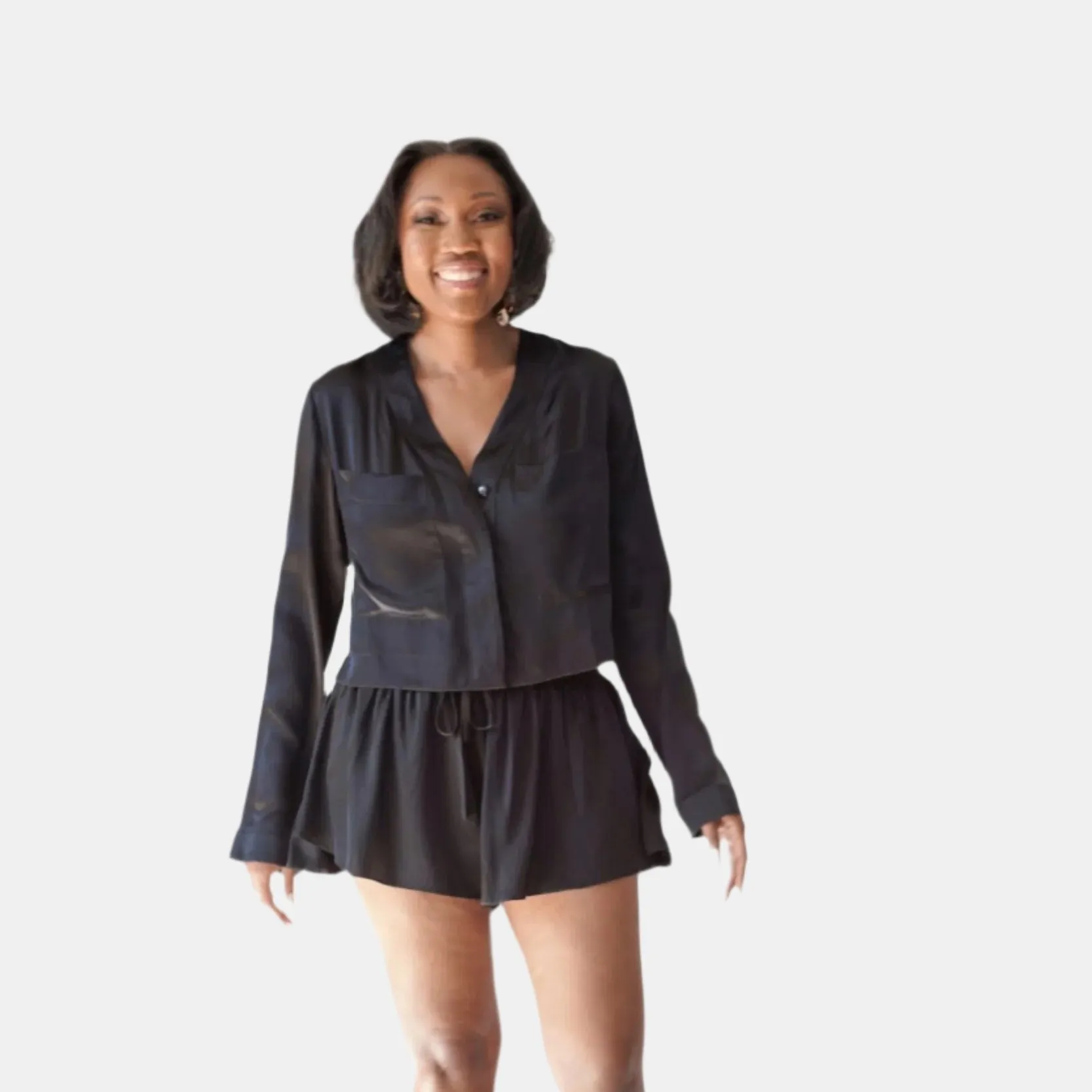 LOLA SILK SHORT IN NOIRE