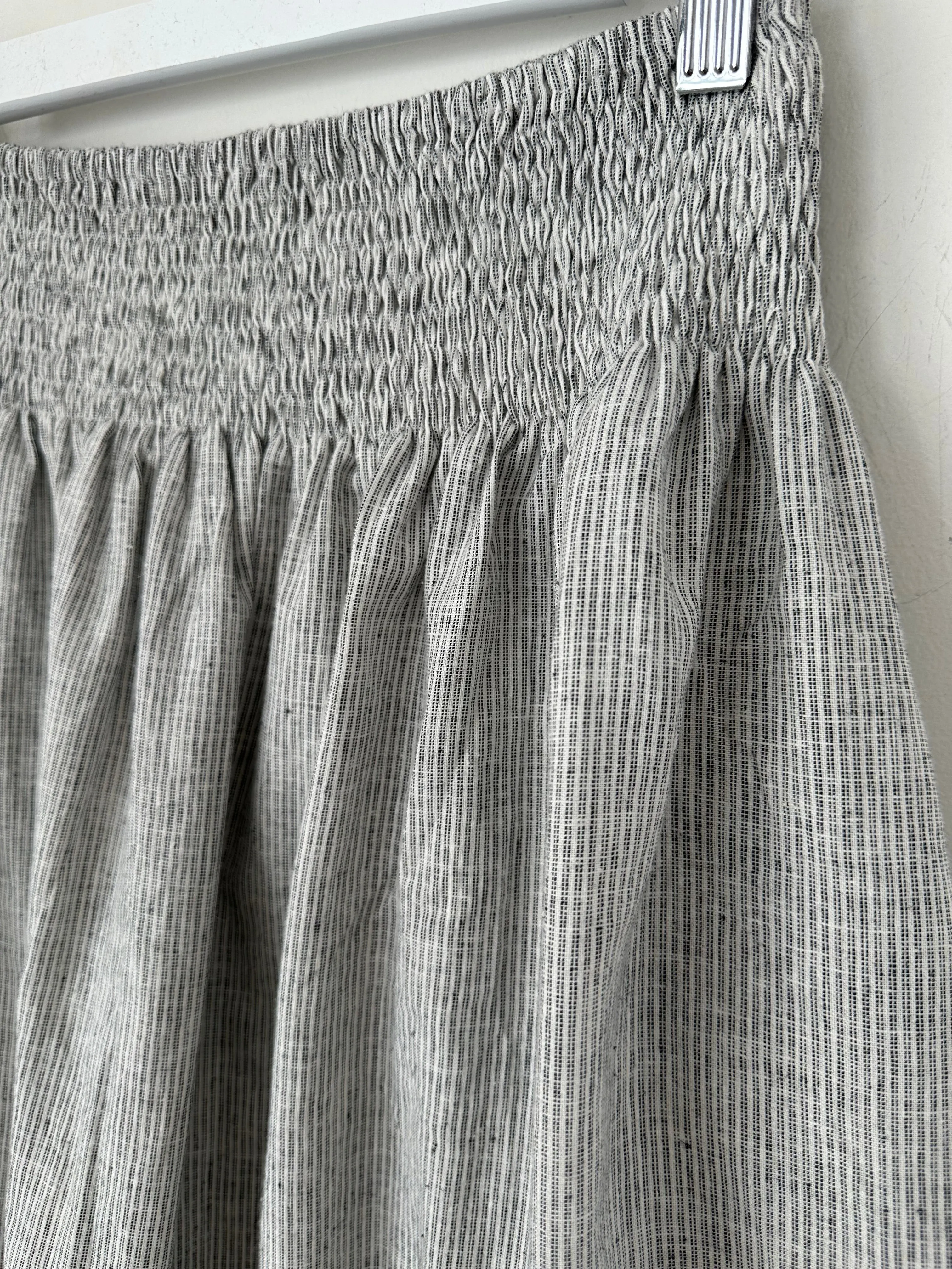 lulu skirt-fine grey stripe hemp