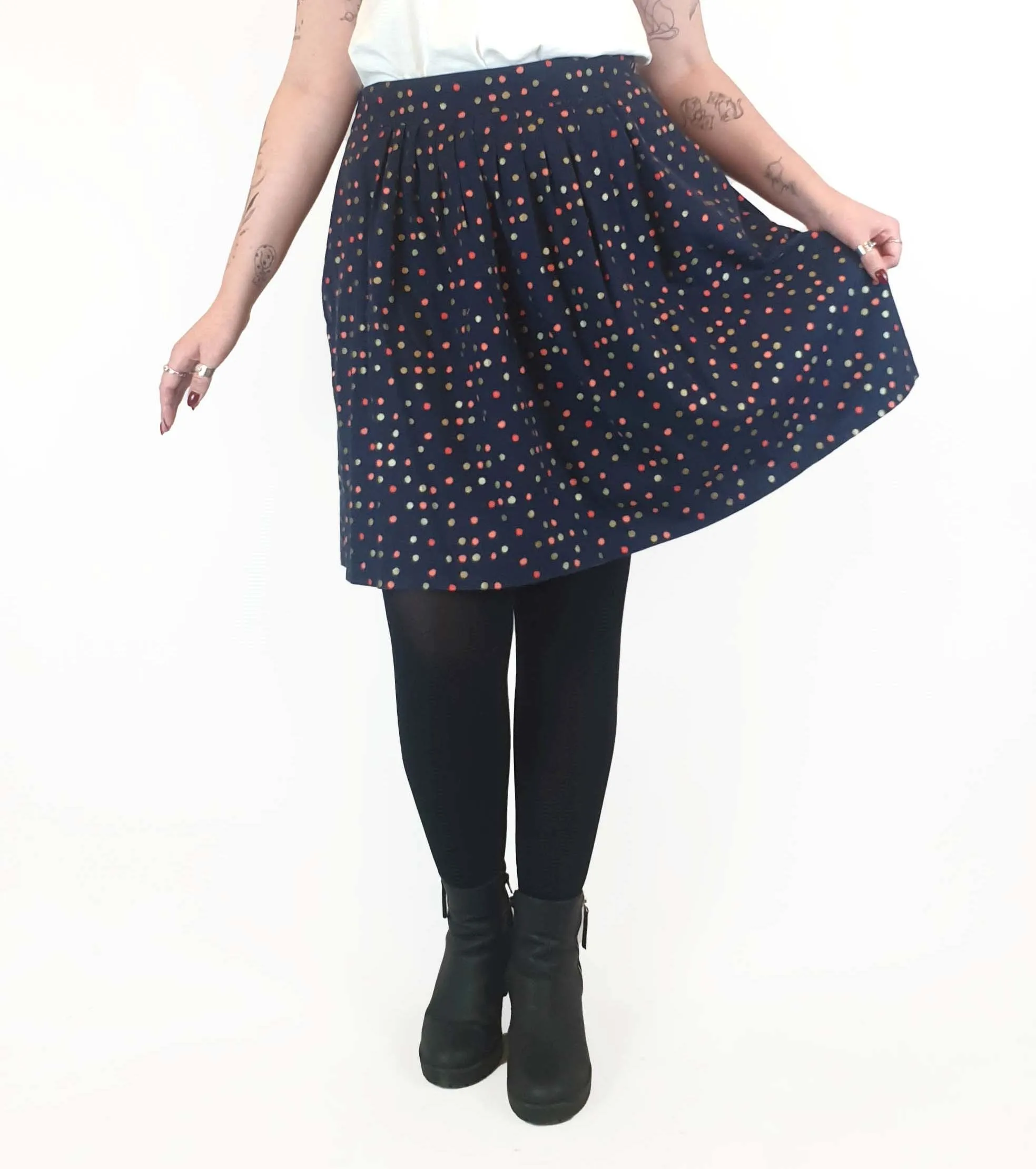 Made590 navy skirt with polka dot print size L, best fits 12-14