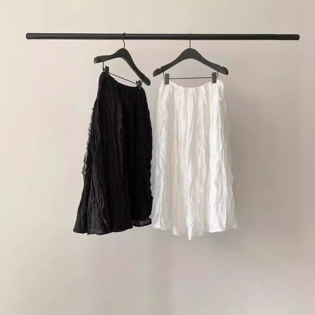 Pleated lace skirt
