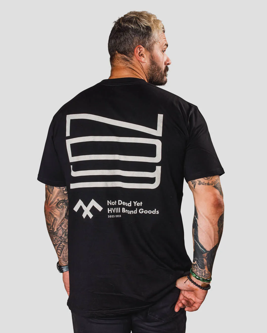 September Essentials - NOTHING PERSONAL - Tee - BLACK