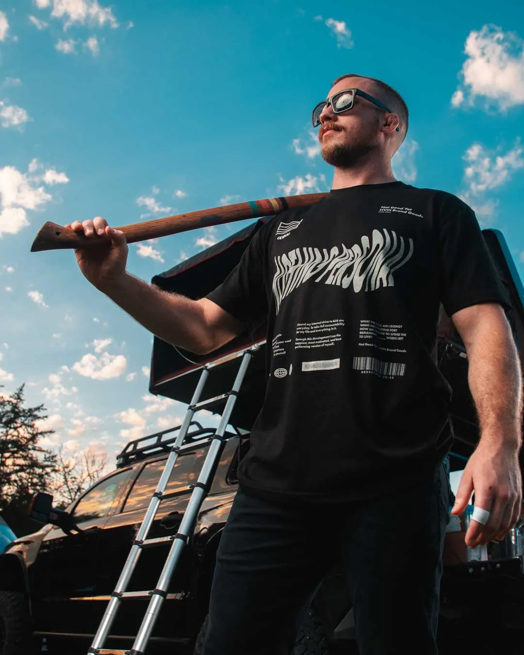 September Essentials - NOTHING PERSONAL - Tee - BLACK