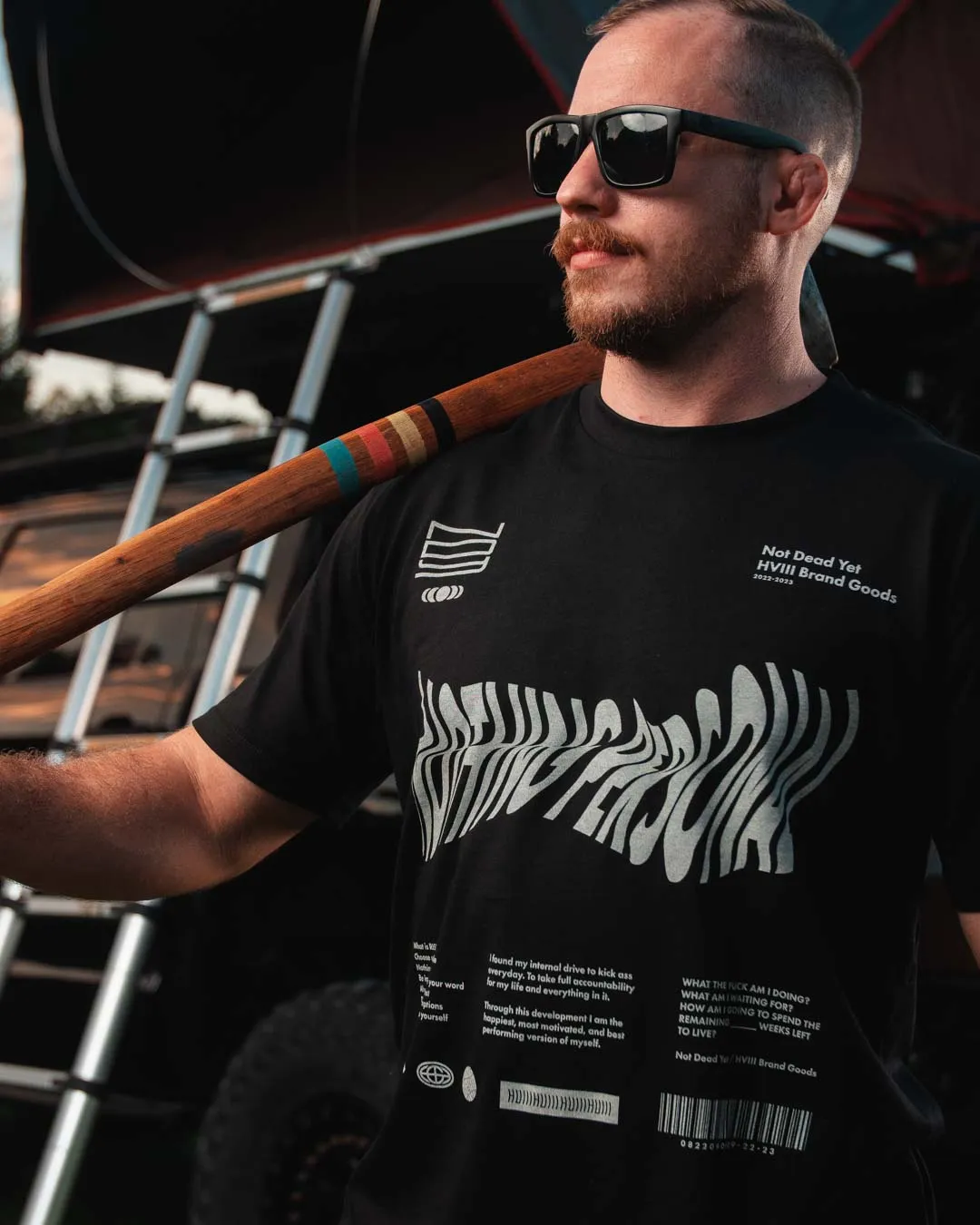 September Essentials - NOTHING PERSONAL - Tee - BLACK
