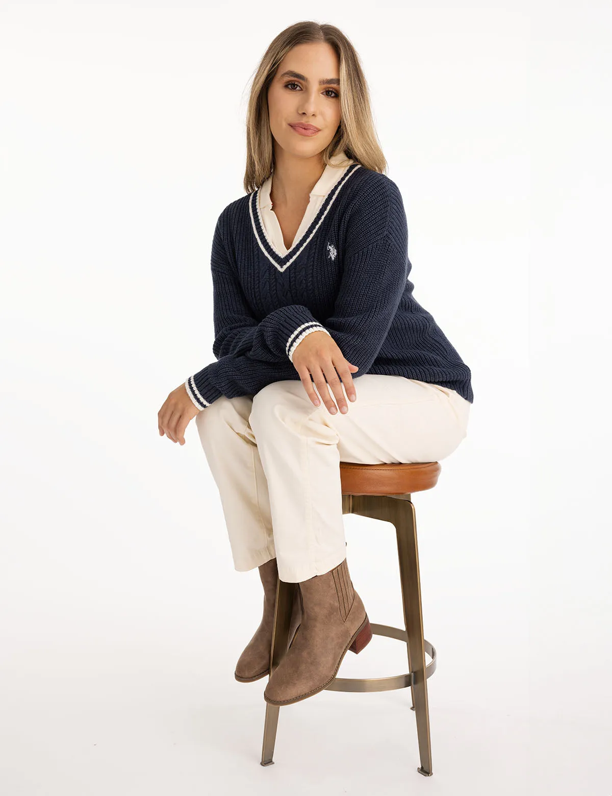 TIPPED CABLE V-NECK SWEATER