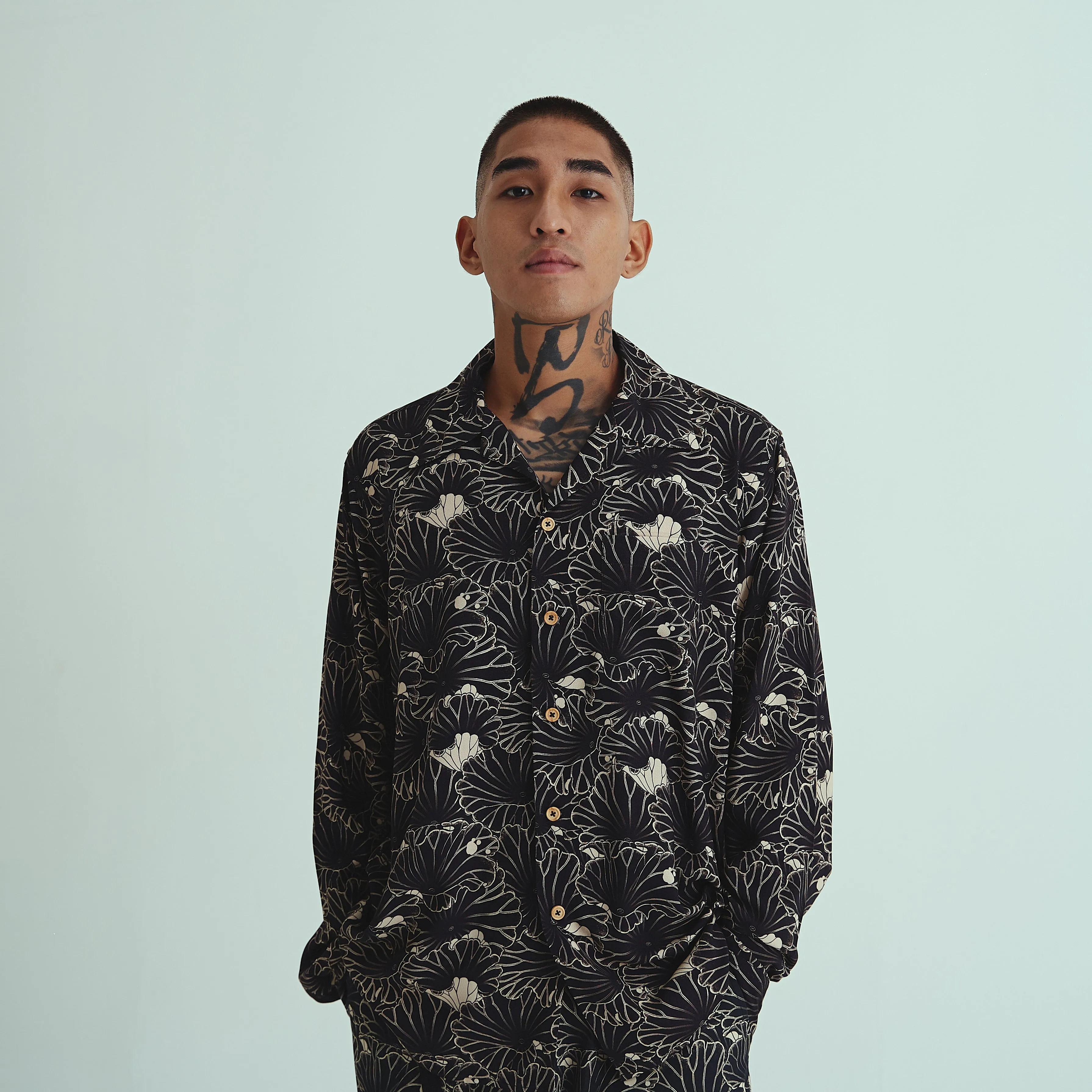 [UNISEX] GAKKIN X LOCO MOSQUITO JAPANESE LOTUS LONG SLEEVE SHIRT