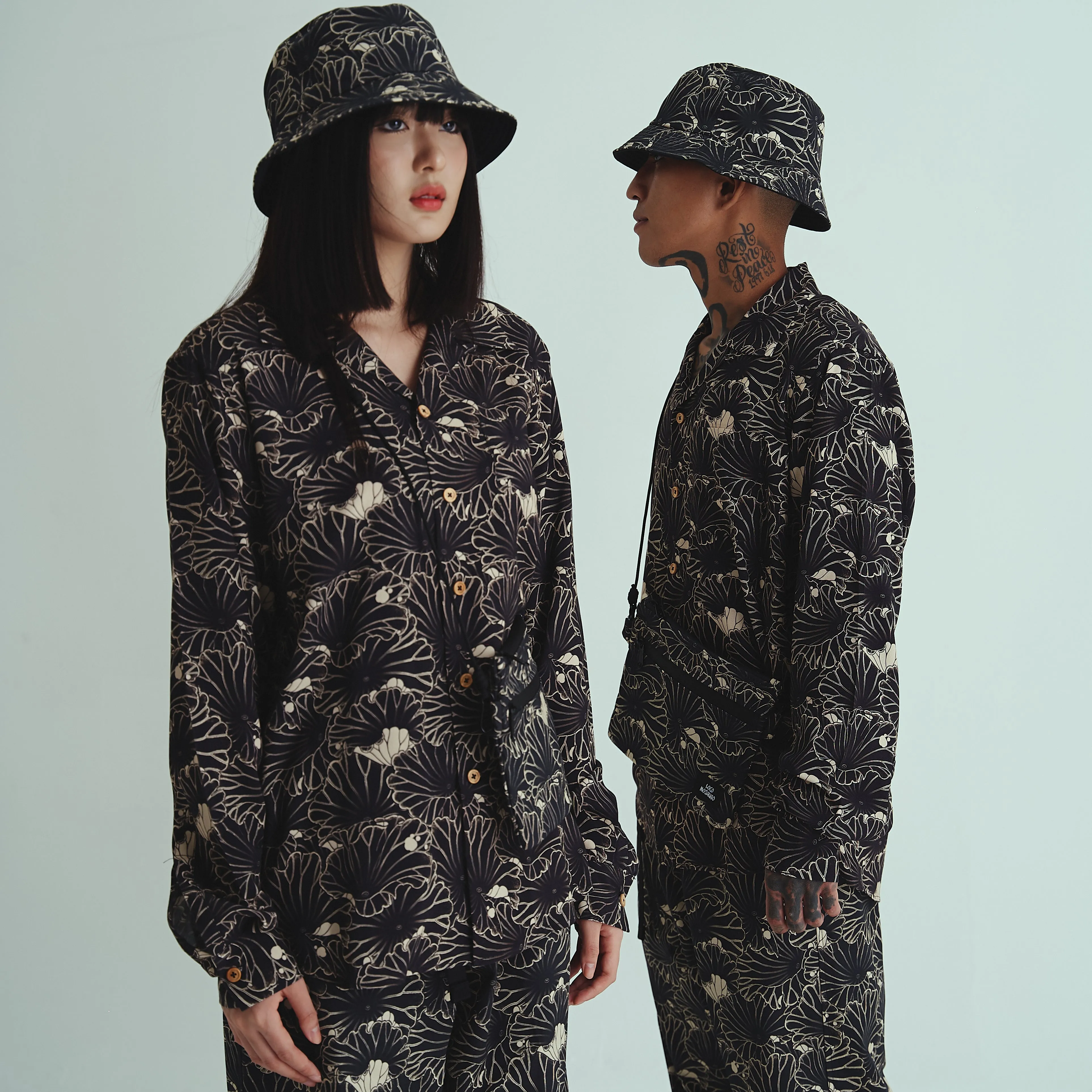 [UNISEX] GAKKIN X LOCO MOSQUITO JAPANESE LOTUS LONG SLEEVE SHIRT