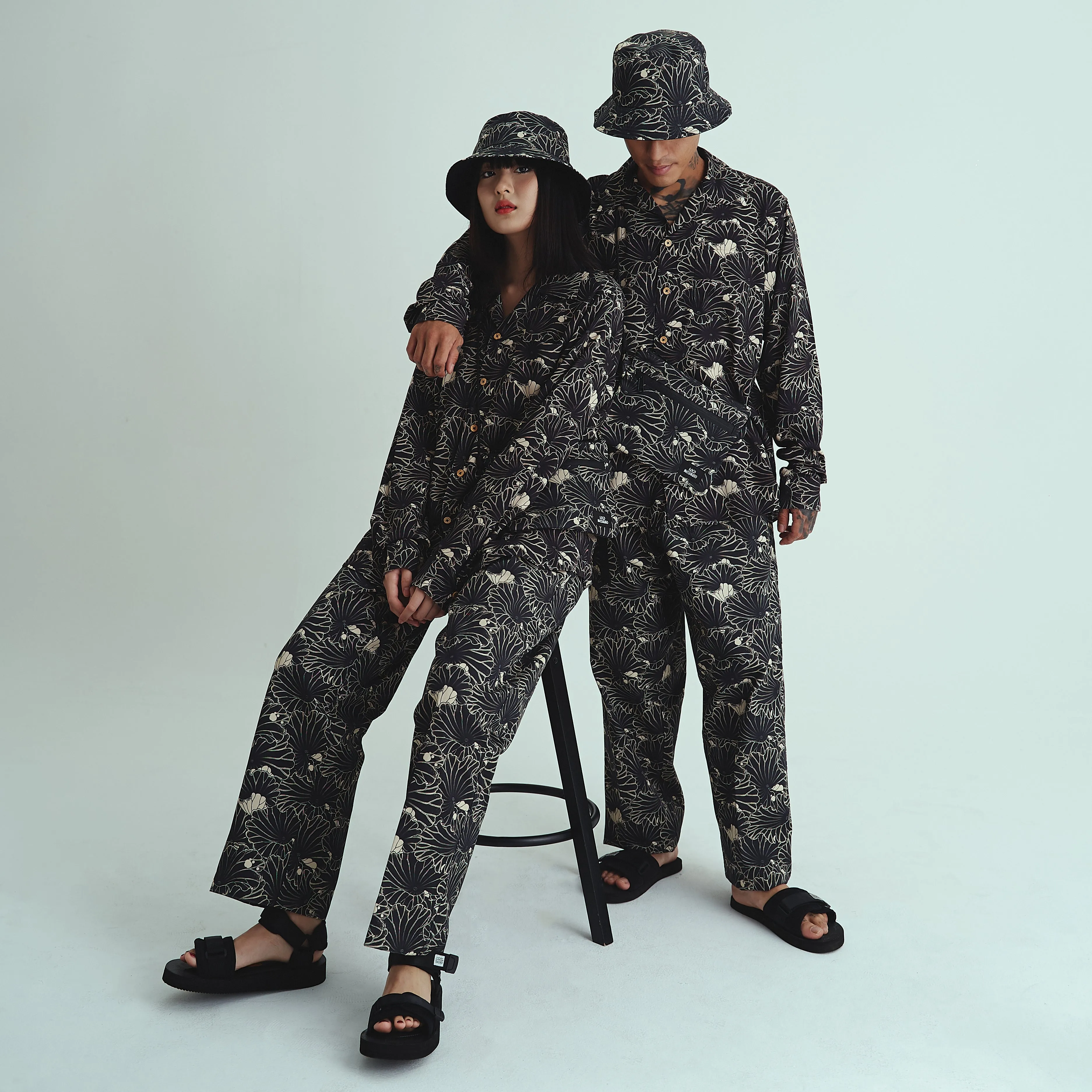 [UNISEX] GAKKIN X LOCO MOSQUITO JAPANESE LOTUS LONG SLEEVE SHIRT