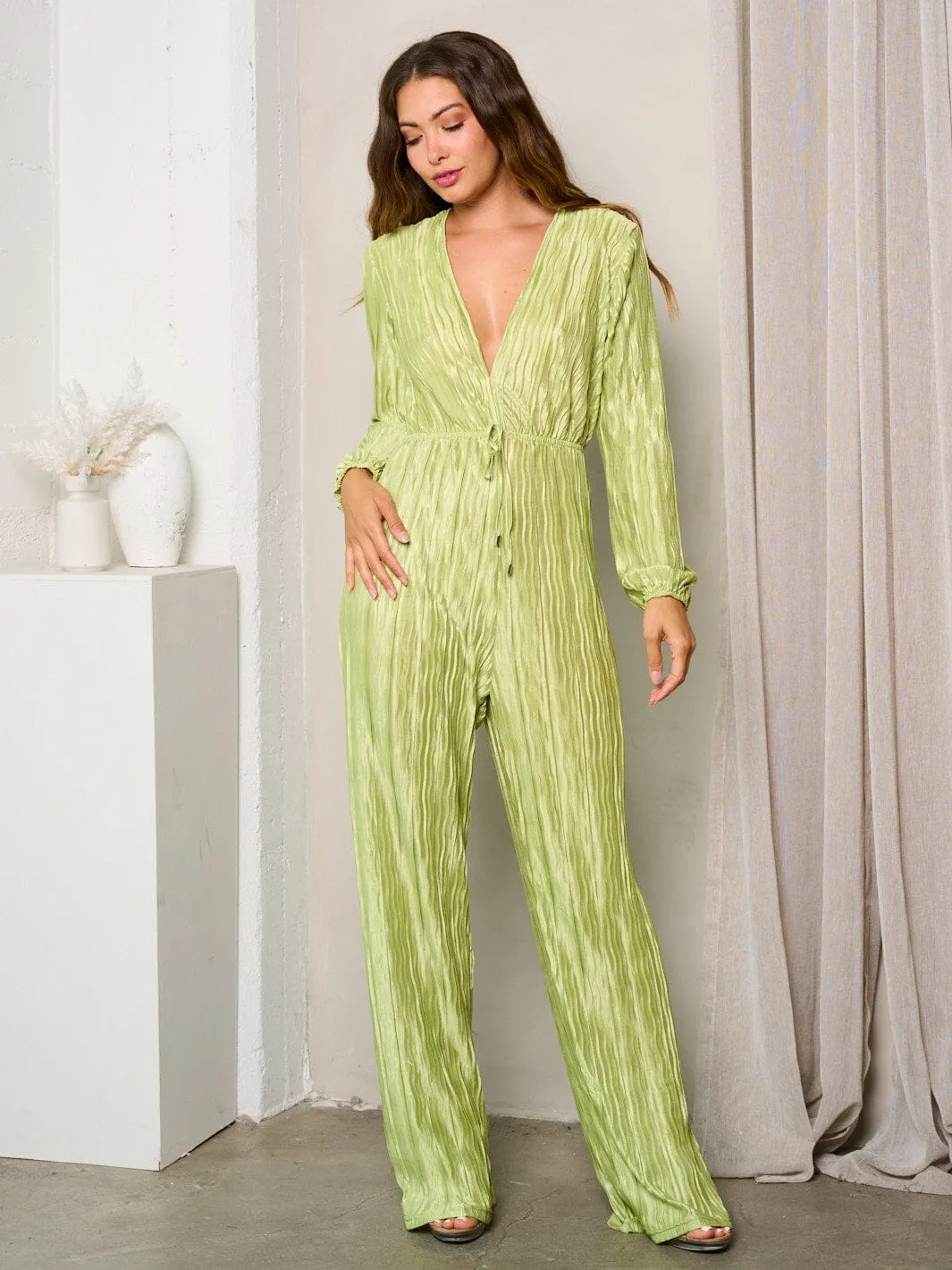 WOMEN'S LONG SLEEVE V-NECK DETAILED WIDE LEG JUMPSUIT