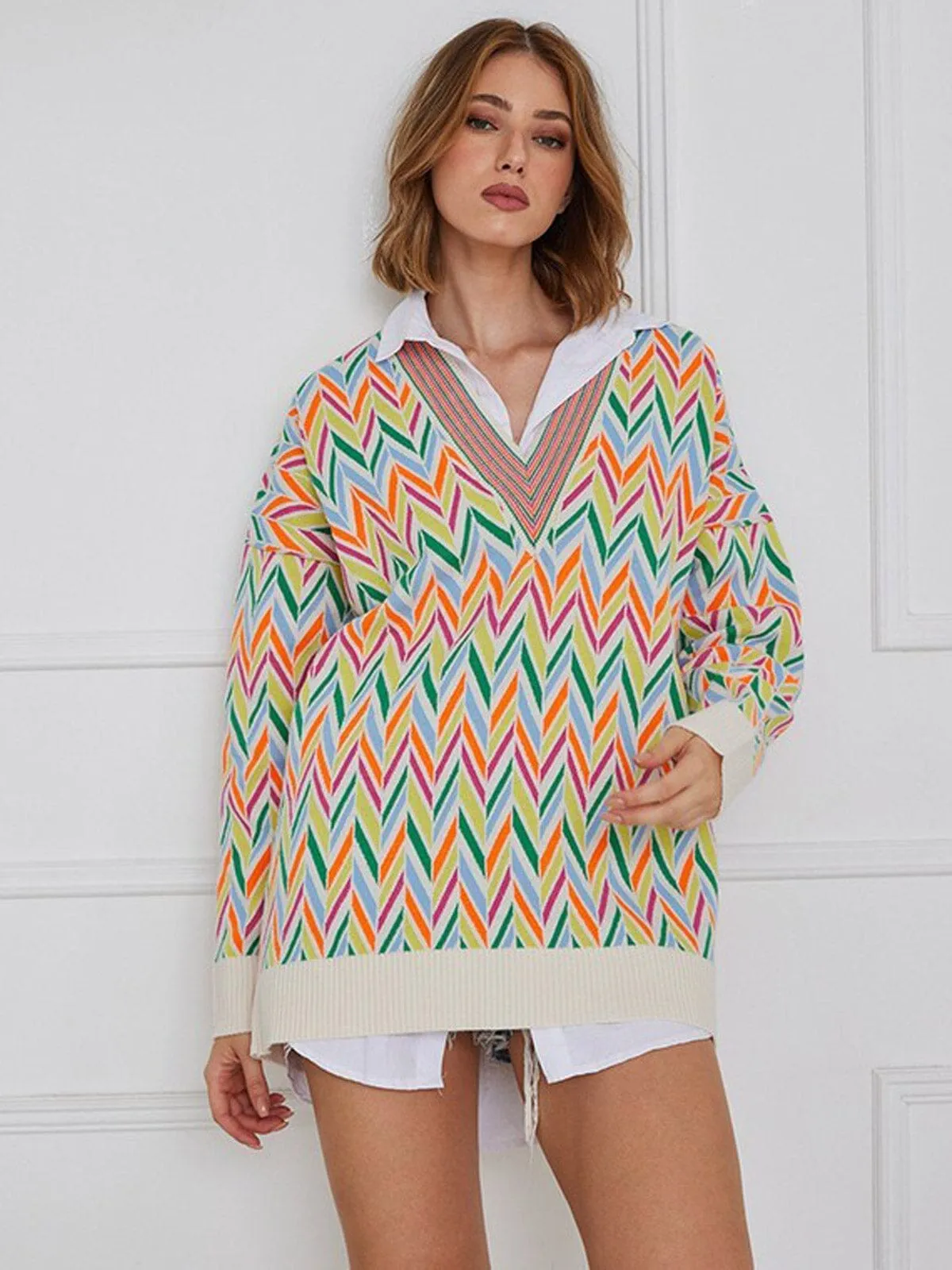 WOMEN'S LONG SLEEVE V-NECK MULTI PRINT PULLOVER SWEATER